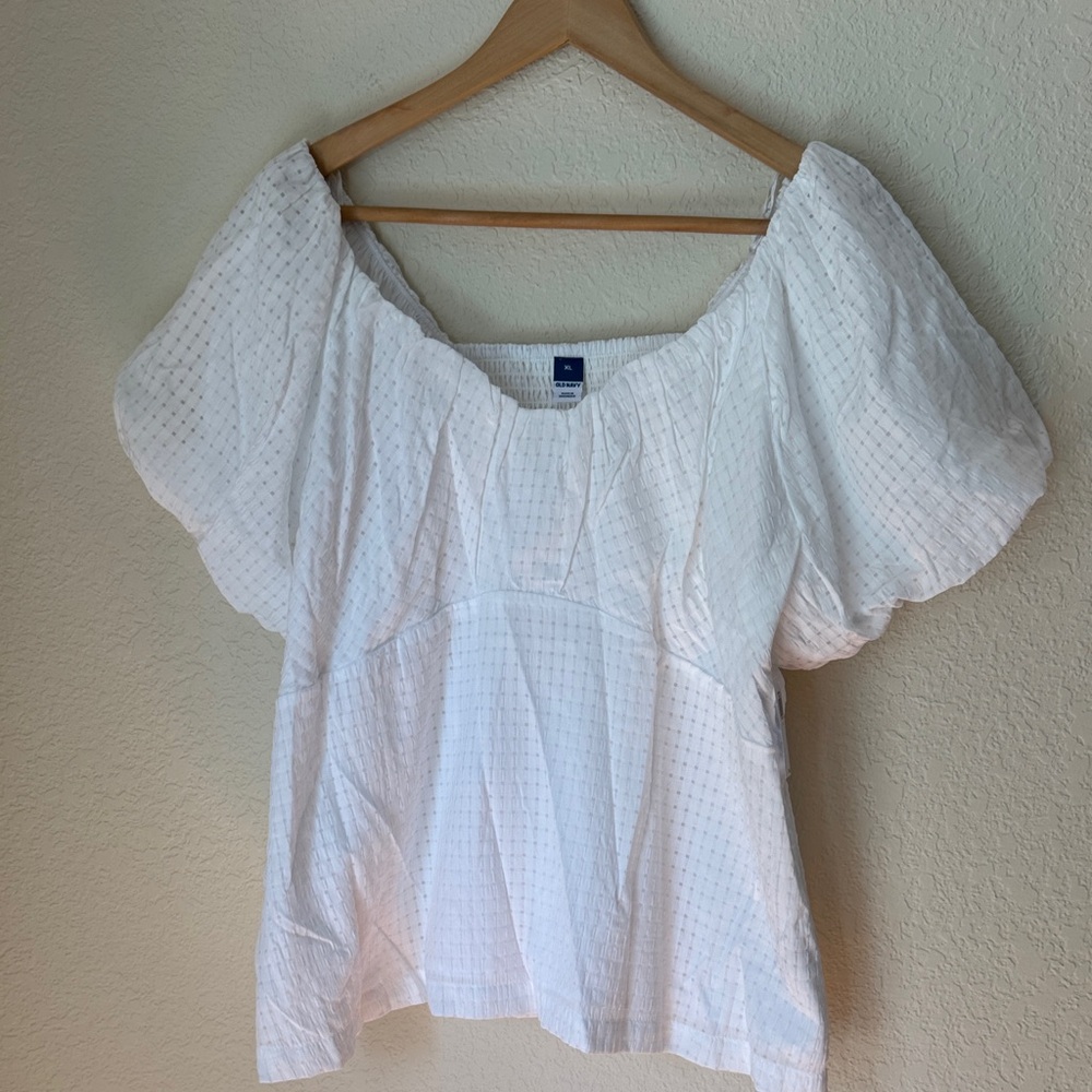 Old Navy White Textured Blouse with Puff Sleeves